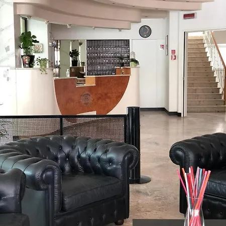 阿泰德酒店 里米尼