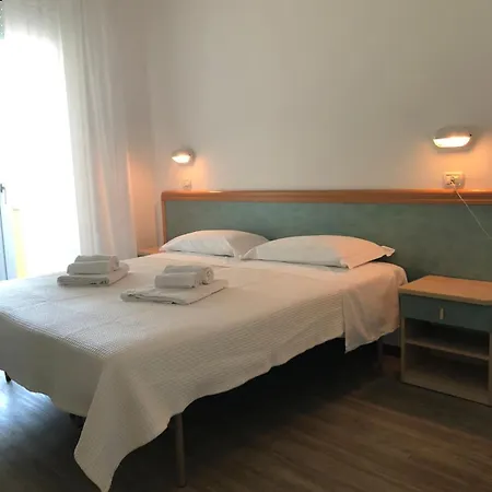 Otel Artide 3*