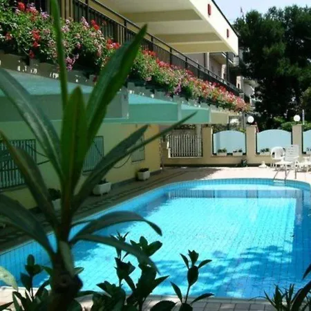 Hotel Artide - Front
