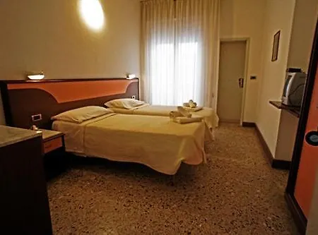 Artide - Front Hotel 3*