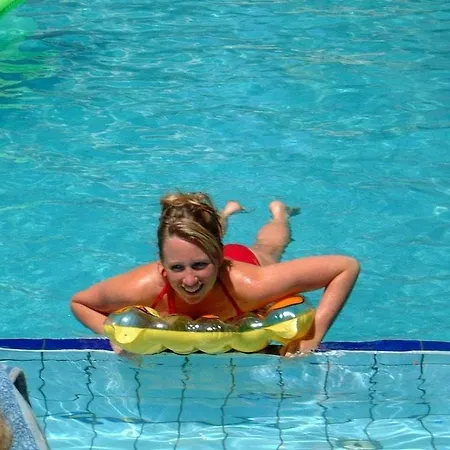 Hotell Artide 3*