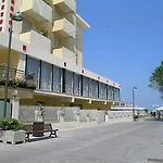 Artide Hotel 3*
