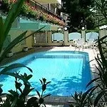 Artide Hotel 3*