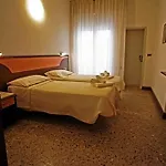 Artide Hotel 3*