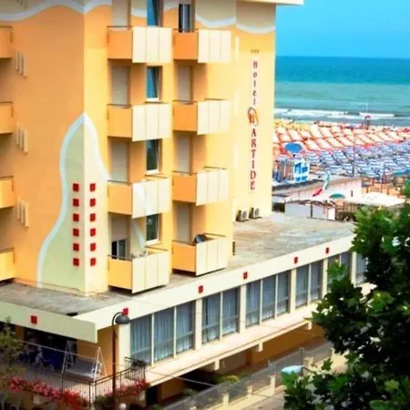 Hotel Artide - Front