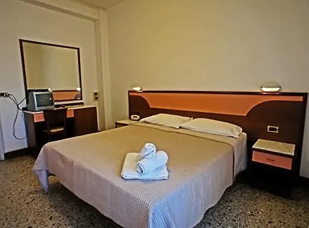 Artide - Front Hotel